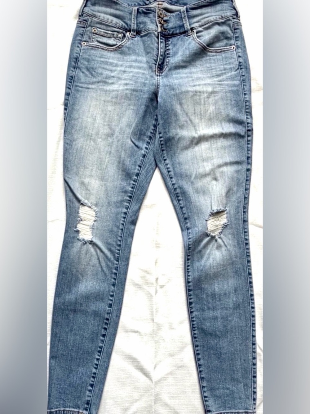 Torrid Premium Denim Jegging Size 12R Skinny Distressed Light Wash Stretch